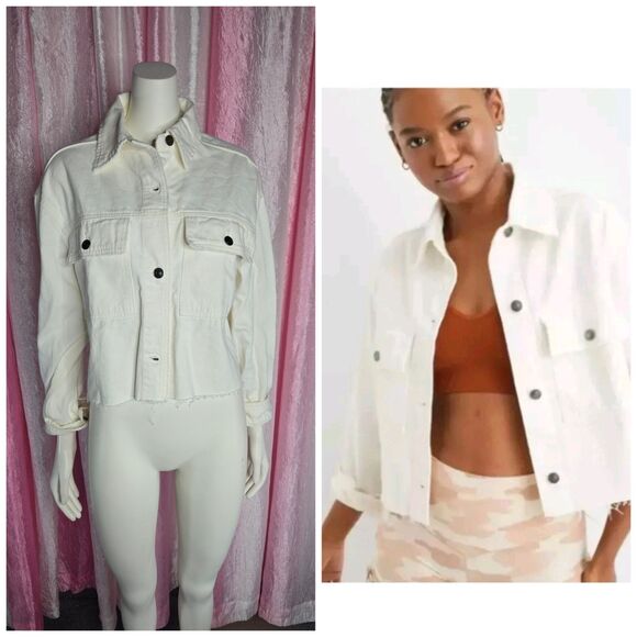 Aerie Ivory Cropped  Medium Raw Hem Boxy Lightweight Jean Jacket Size Medium - Picture 1 of 13